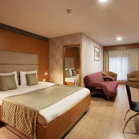 Gallery & Nisantasi Szálloda 3*