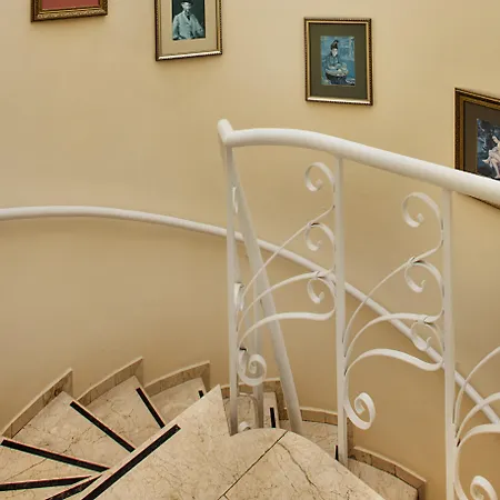 Gallery & Nisantasi Hotell 3*