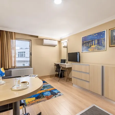 Gallery & Nisantasi Hotel 3*